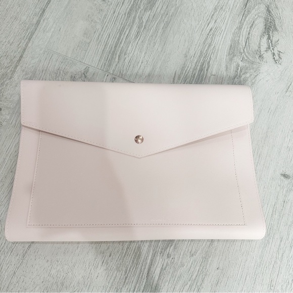 Glass Ladder & Co. “Megan” Blush Pink Clutch - Picture 3 of 13